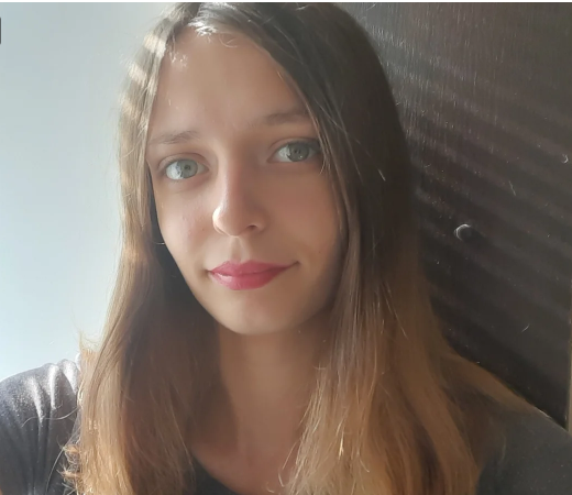 "Пока я никого не собираюсь искать, а кольцо у меня на безымянном пальце - оберег."