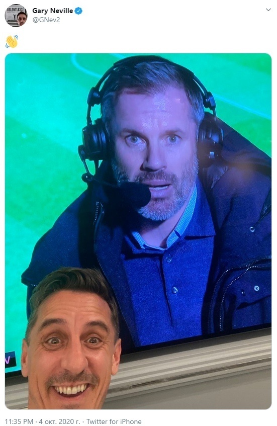 Невилл передаёт привет Каррагеру! 👋🏻
Гари, наверно, и подумать не мог, что этим вечером что-то может спасти его настроение после поражения 1-6! 