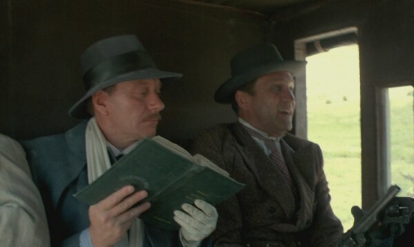 Копия револьвера Smith&Wesson Model 3, который производился в Советской России из  советского комедийного вестерна Человек с бульвара Капуцинов