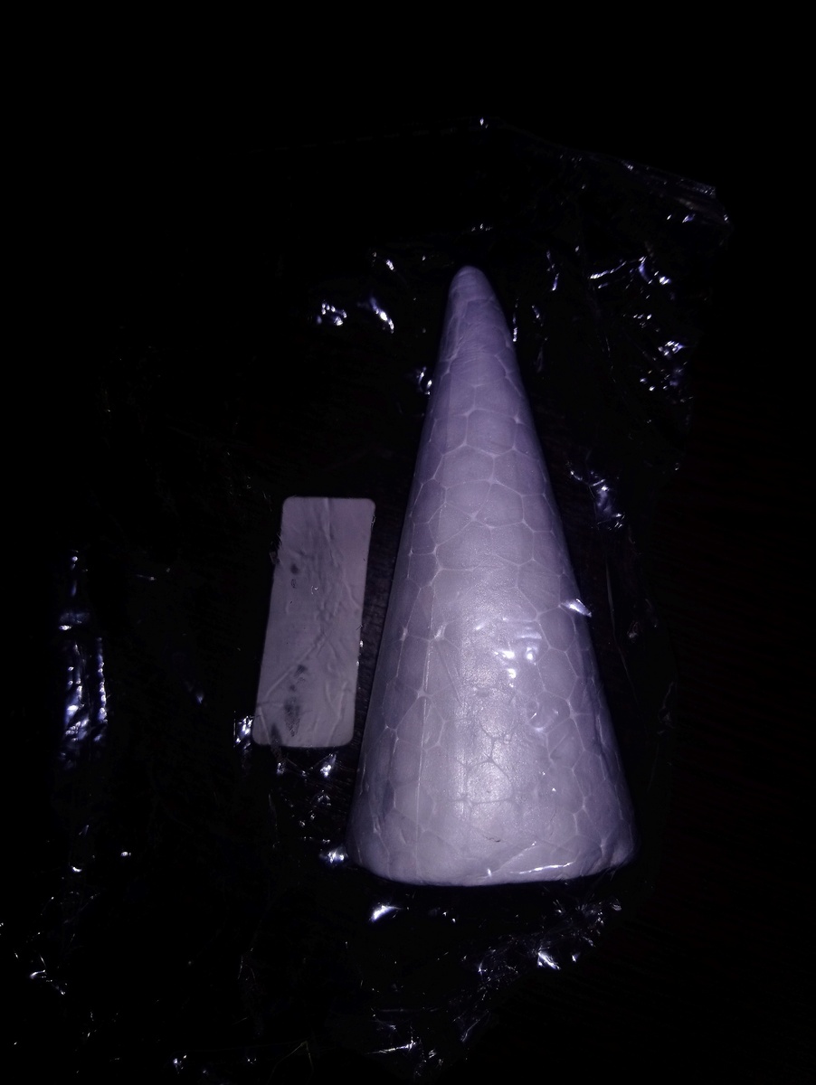 Пенопластовый конус