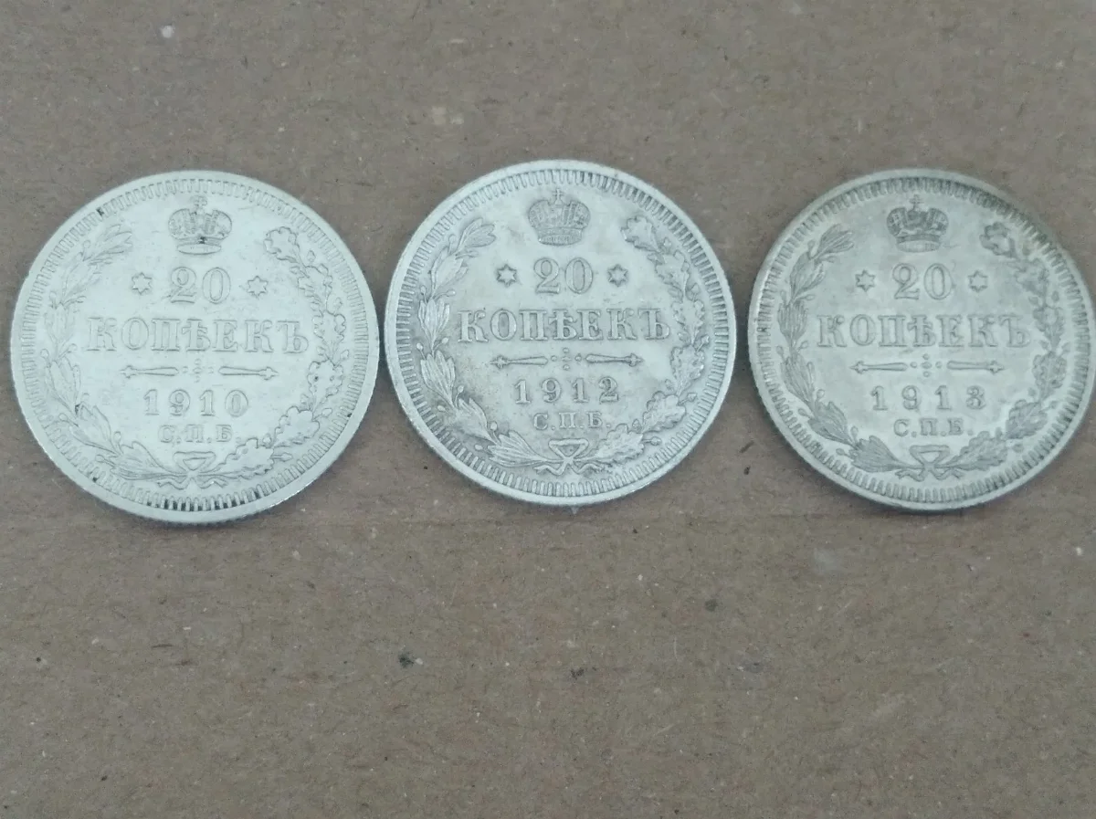 3 сестрицы под окном.