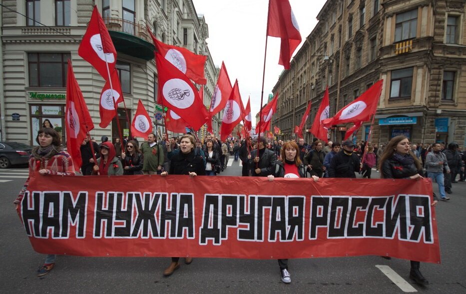 А этих отправить на самоизоляцию и рты масками закрыть. 