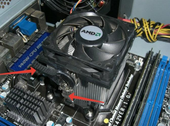 Кулер на материнскую плату Acer с 27. Демонтаж кулера на процессоре АМД. Снятый кулер с АМД процессором. Кулер для процессора райзер 5 AMD. Как убрать кулер