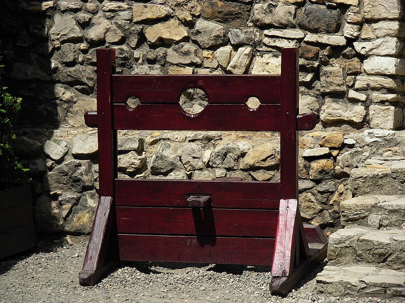 Колодки. Музей Бедзинского замка (Польша).