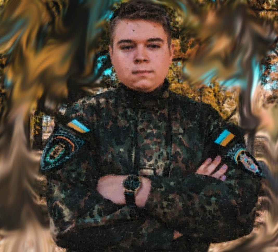 Классика. Службу реорганизовали, а новые шевроны не выдали.