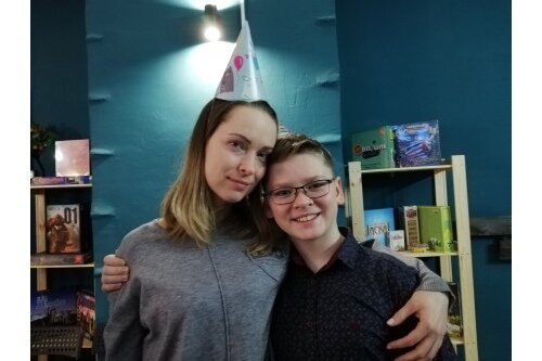 На своем дне рождения. Семён с мамой 