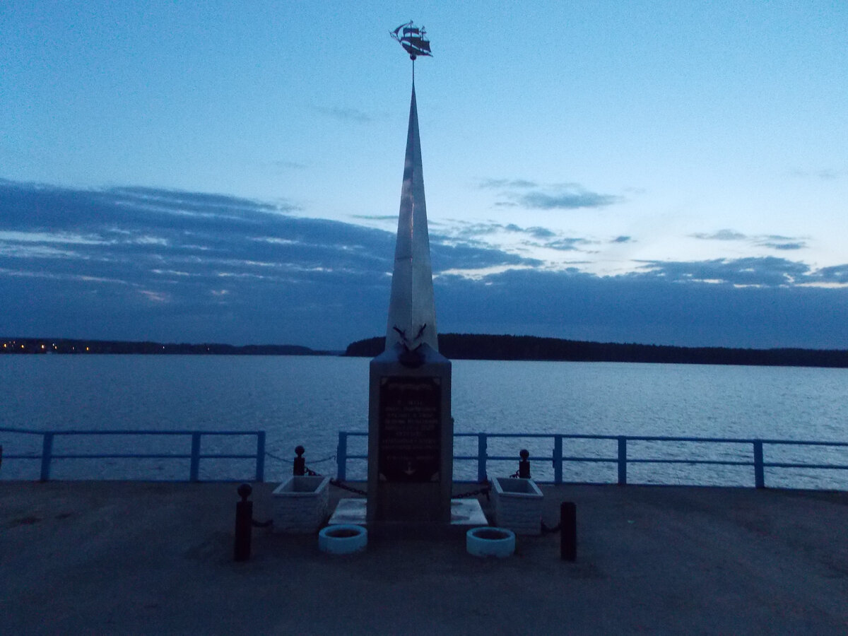 памятник юнгам