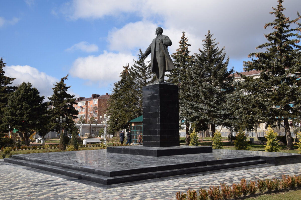 Достопримечательности славянска фото