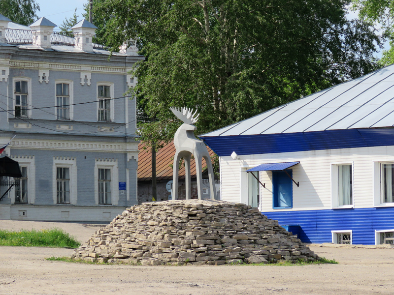 Погода чердынь пермский. Литературный сквер Чердынь. Троицкий холм Чердынь. Чердынь Пермский край. Чердынь автостанция.