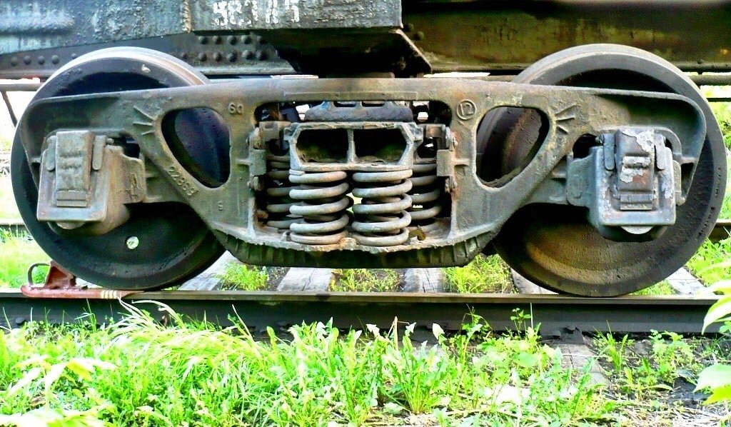 Вот это всё - ТЕЛЕЖКА ХАНИНА. Фото с сайта http://www.train-photo.ru/details.php?image_id=98669&mode=search 