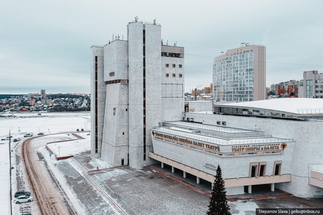 театр оперы и балета зимой