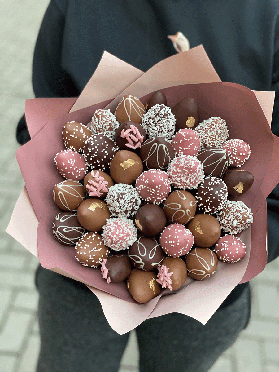 Букет из клубники в шоколаде "Ruby", 4100 руб.