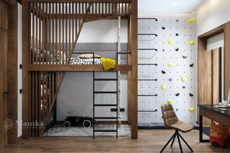 Двухъярусная кровать рядом со спортивным комплексом