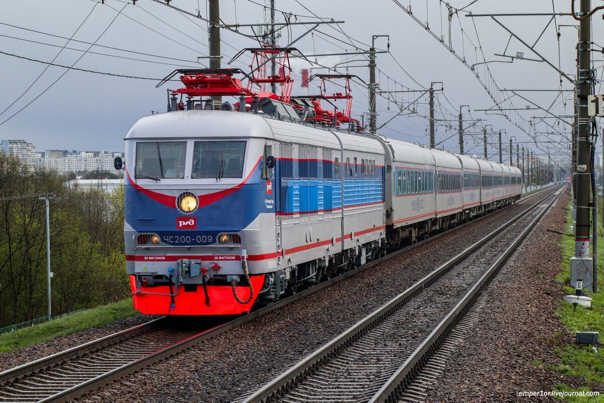 Электровоз ЧС200-009 с поездом №748 Москва - Санкт-Петербург, перегон Крюково - Поварово-1