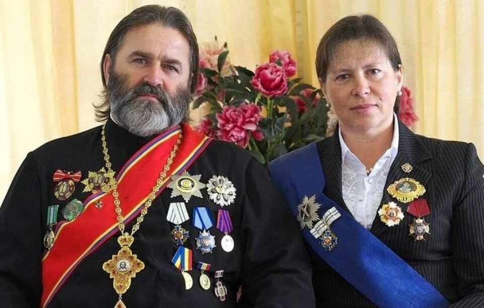     Отец Иоанн и матушка Надежда воспитали 18 детей. Фото: из архива семьи