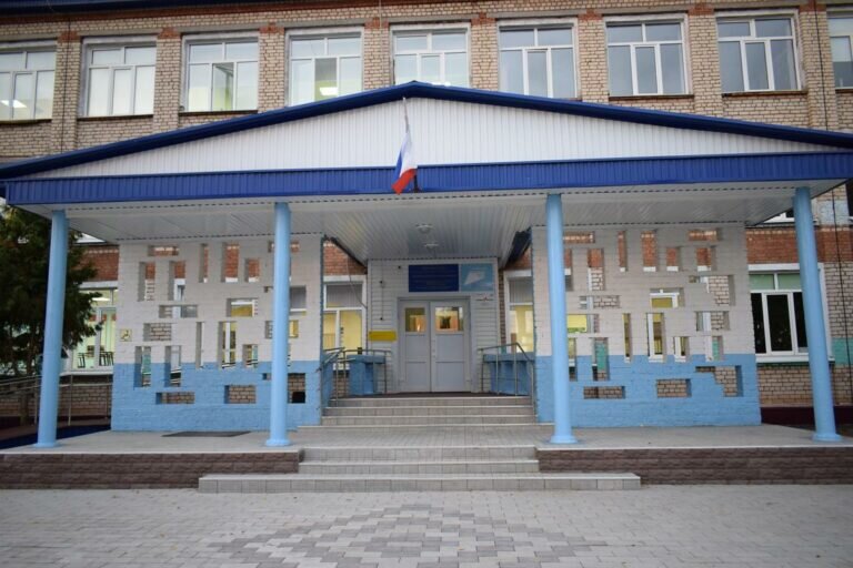    В поселке Тоцкое-2 после капитального ремонта открылась гимназия Белов Михаил Александрович