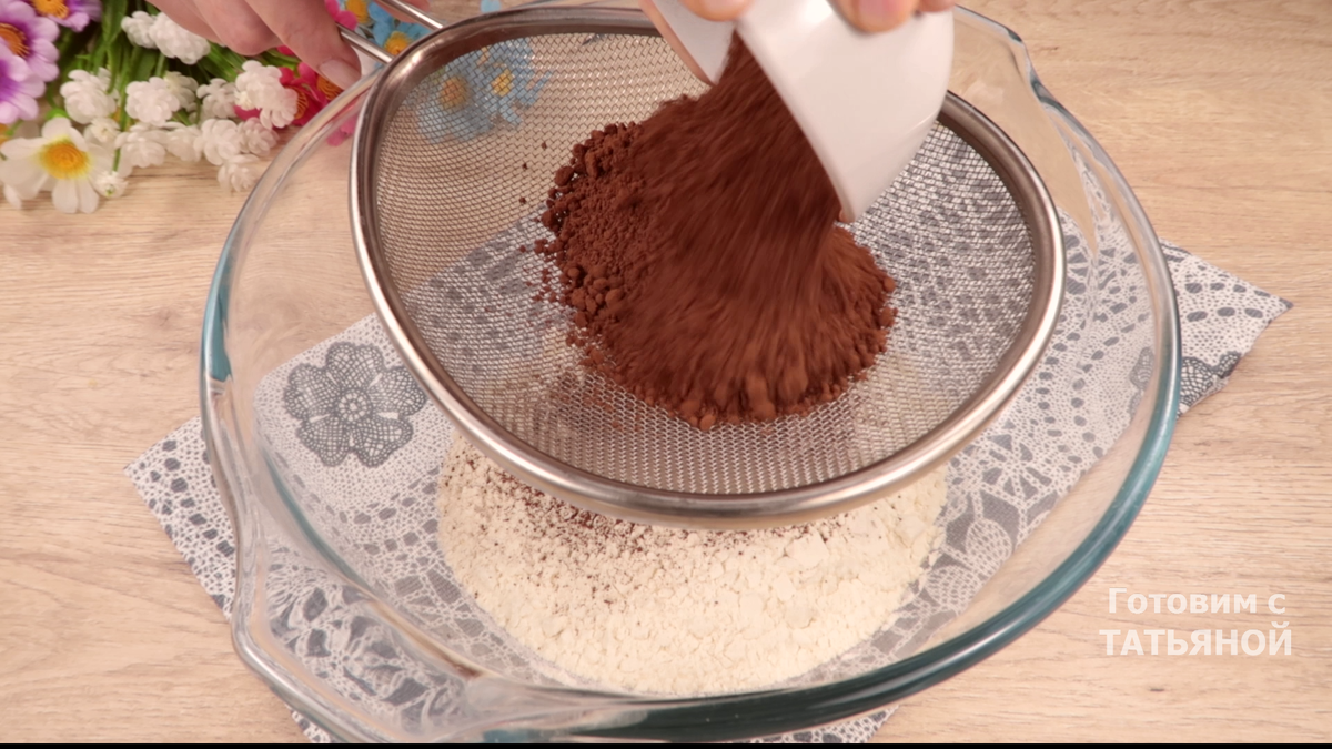 Un tort somptuos are un gust mai bun decât un Snickers.  Pur și simplu se topește în gură.  Rapid ușor și foarte gustos