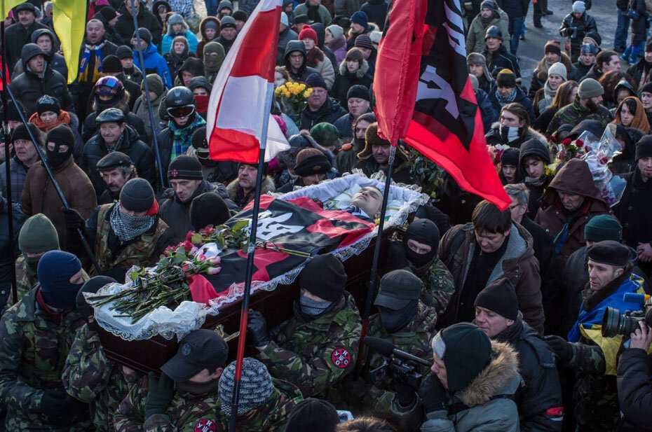 Похороны М. Жизневского, активиста майдана. Фото: Brendan Hoffman/Getty Images