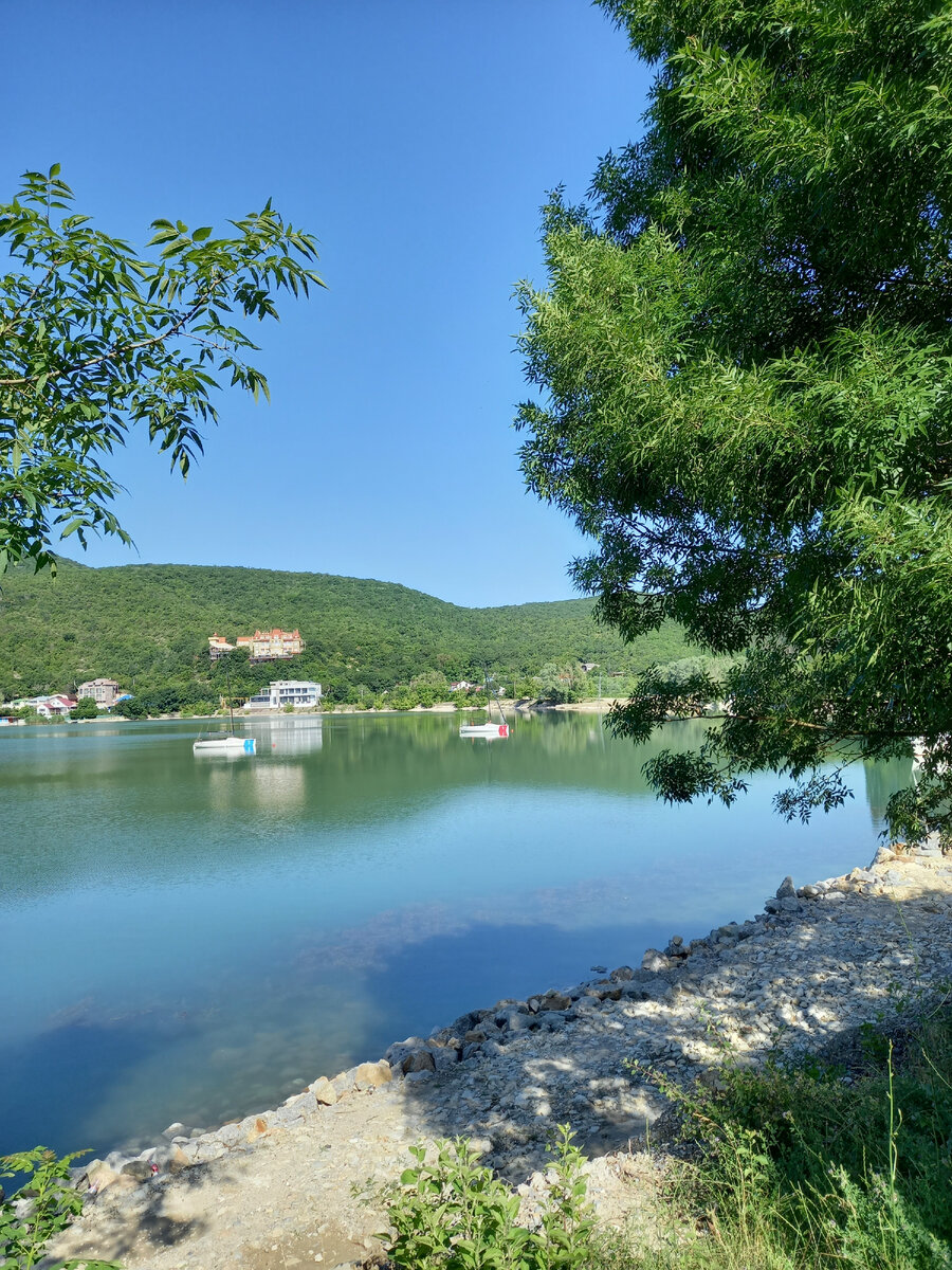 озеро Абрау