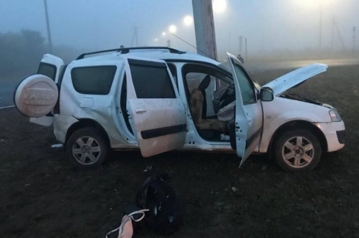    Три человека погибли и четверо пострадали в ДТП с опорой ЛЭП под Саратовом