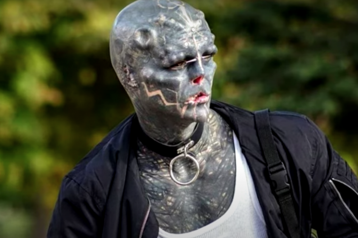    Marca: «черный инопланетянин» из Франции намерен отрезать себе ногу