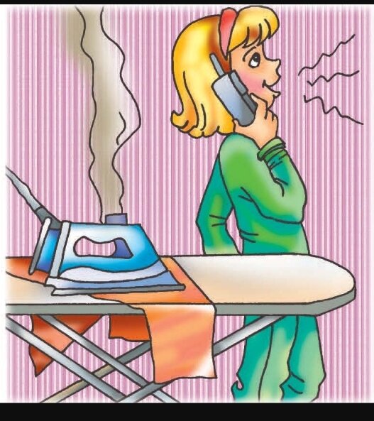 Многие жильцы многоквартирных и частных домов даже не подозревают, что соблюдение противопожарного режима является их обязанностью как домовладельцев. 
Хотя одни требования обычно соблюдаются, лишь неответственный хозяин станет перегибать, завязывать в узел или закреплять гвоздями провода, но другие часто игнорируются.Например, хозяйки забывают, что лишь холодильник можно оставлять работать в то время, когда никого нет дома. Другие электроприборы нельзя оставлять без присмотра.