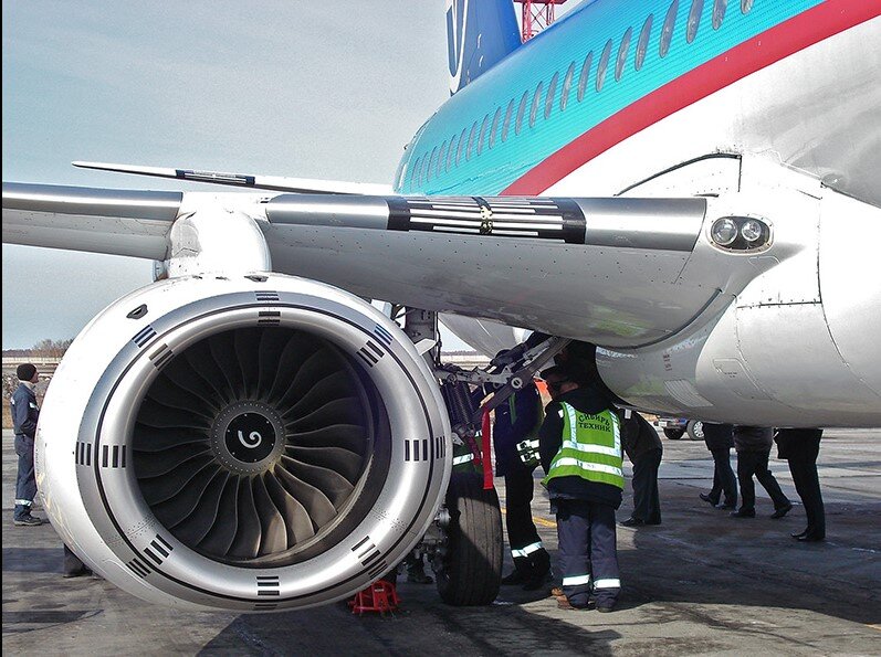 Двигатель Sam146 под крылом Suhoi SSJ-100