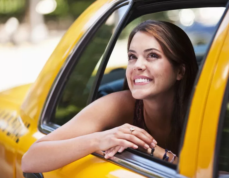                              РОМАН 
Хочу сразу заметить,что все персонажи 
данной книги немного изменены имена и фамилии 
данной истории любви и внесены некоторые 
коррективы. 
Но при всём этом мне хочется заметить, книга 
приобрела свою изюминку.....         