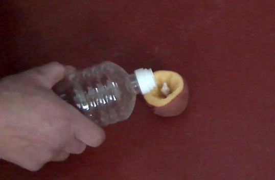 Свечка из картошки. Свечи из картофеля. Свечи из масла какао. Картофель геморрой народные средства. Свеча из картошки.