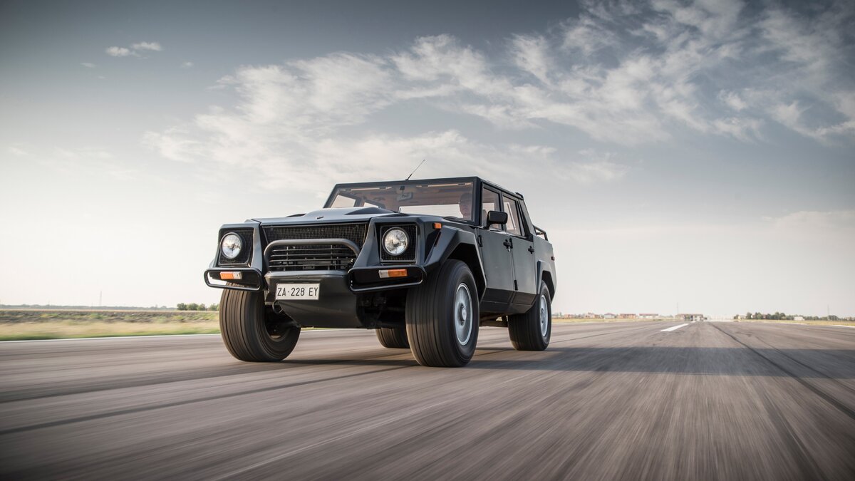 Внедорожник Lamborghini lm2