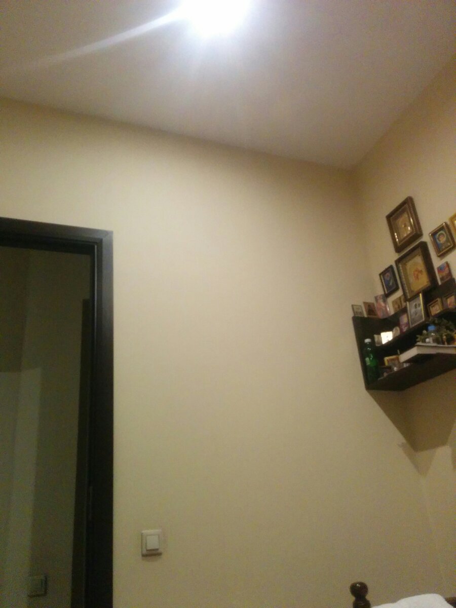 к сожалению я не догадался сфотографировать отдельно иконостас, а это фото получилось у меня "случайно", но для осознания описанного, думаю этого будет достаточно