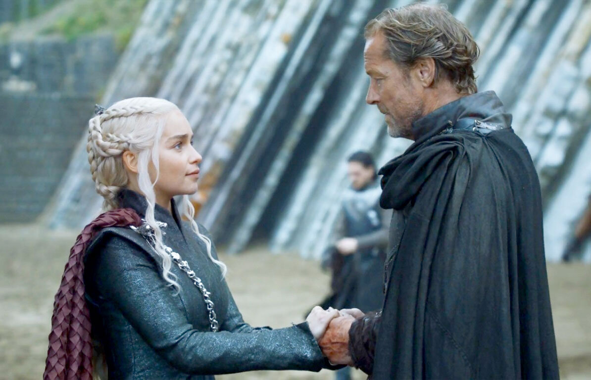 Кадр из сериала Игра престолов: Джорах и Дейенерис.