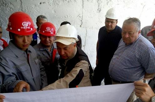 Китайские рабочие на совместном предприятии в Узбекистане. Фото с сайта Сhina-uz-friendship.com