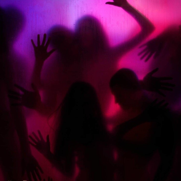 В клубе порно, секс в ночном клубе смотреть онлайн
