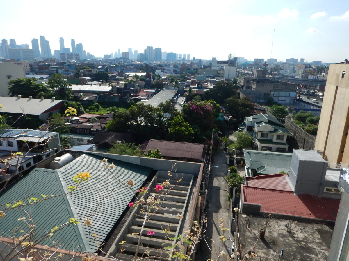 Вид на город из нашего гостиничного номера