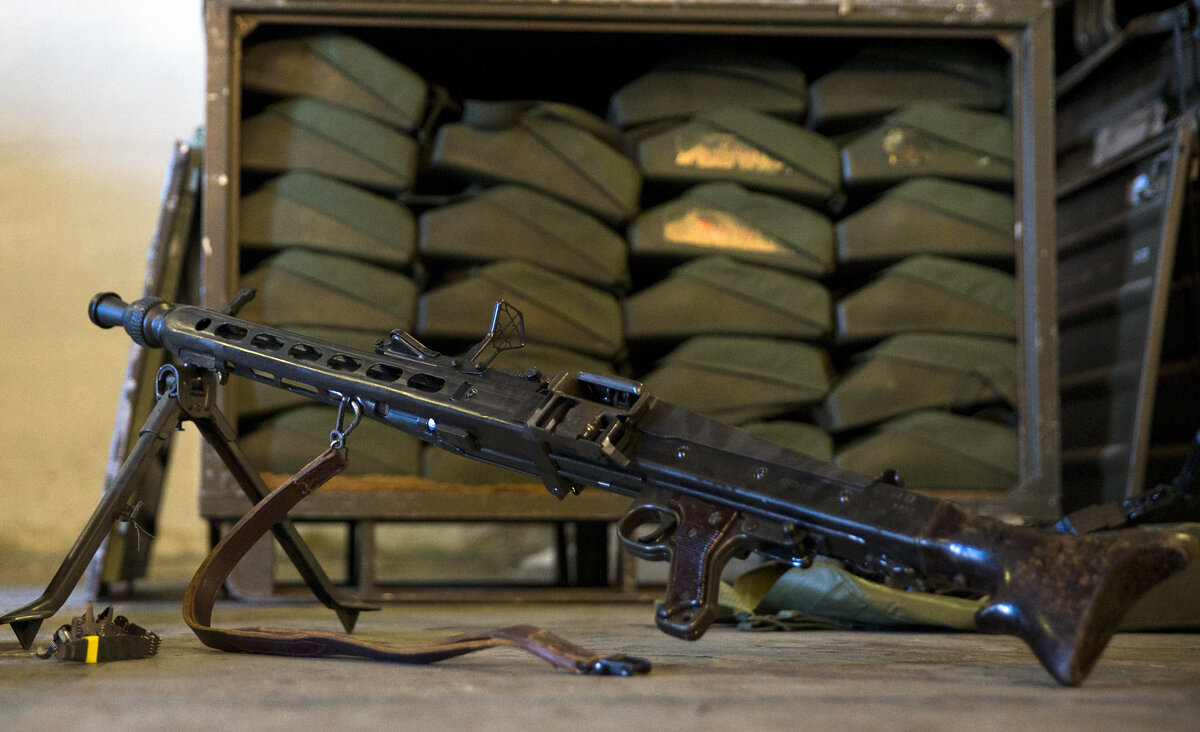 Пулемет MG-42.