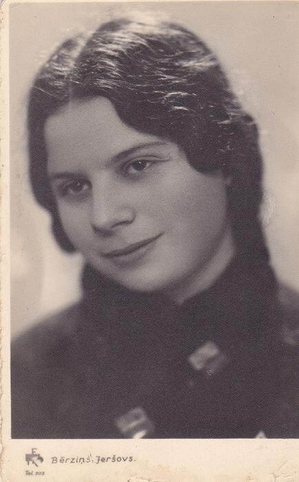 Ольга Фролова, 1936 год http://www.russkije.lv/ru/lib/read/frolova-5.html