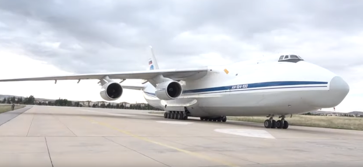 АН-124, прибывший в Турцию