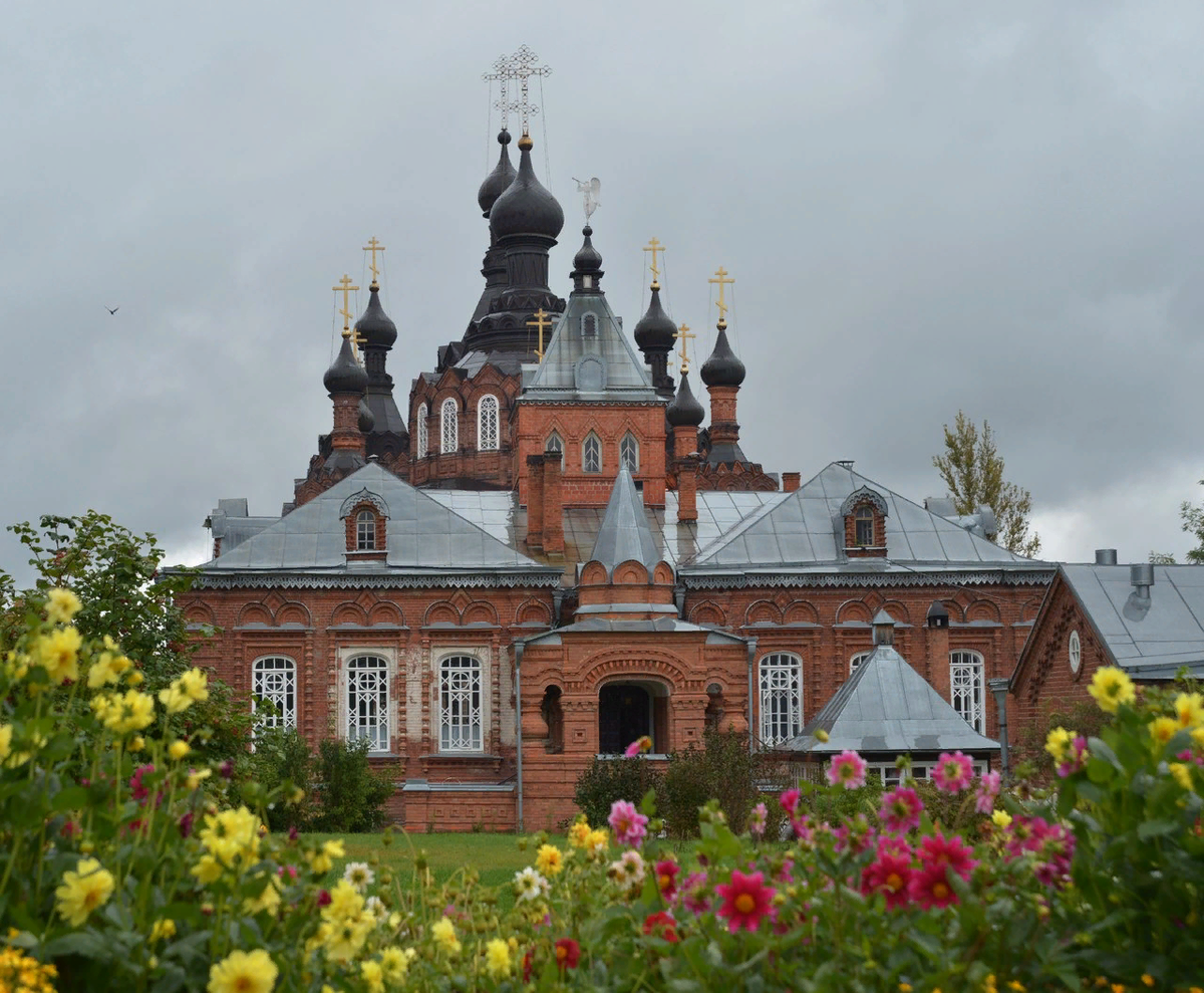 Сельские женские монастыри. Казанская Амвросиевская пустынь Шамордино. Казанская Амвросиевская женская пустынь Шамордино. Шамординский монастырь Калужская. Женский монастырь Шамордино Калужская область.