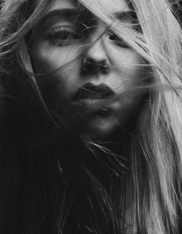 https://www.pexels.com/photo/grayscale-photography-of-woman-1572878/