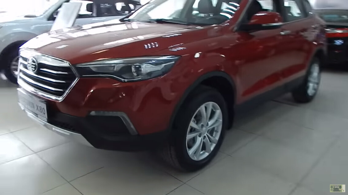 На красном цвете нижняя губа отлично смотрится