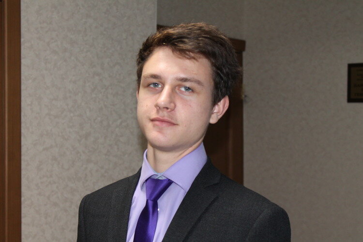 Виталий Суслин собирается получить инженерную профессию. Фото автора.