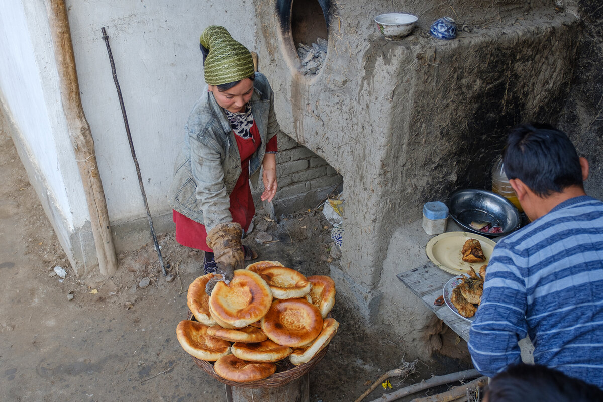 Узбекистан хлеб сколько