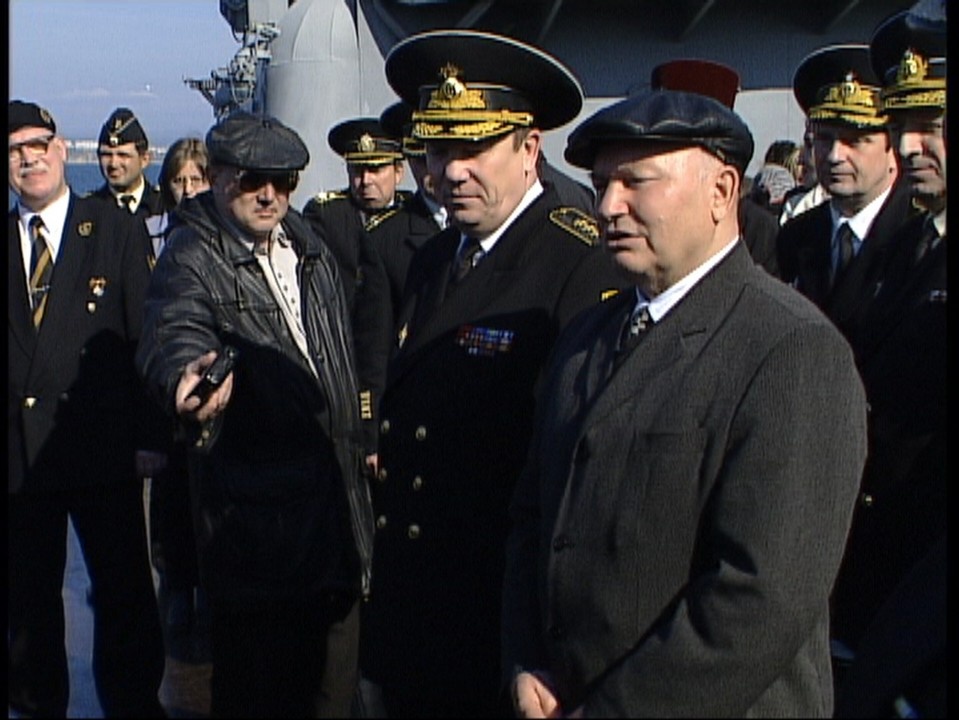 Юрий Лужков с моряками