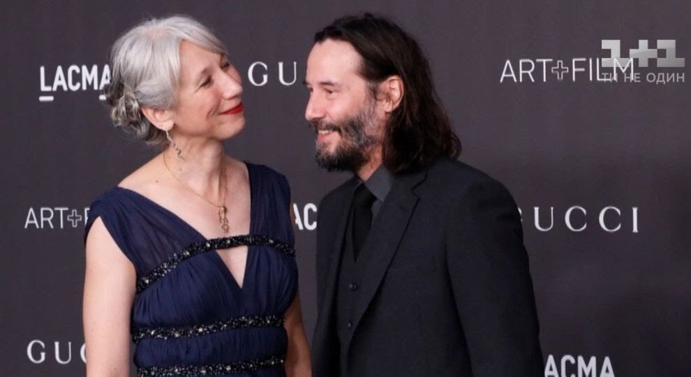 Вроде Киану Ривз счастлив с ней. Фото взят из открытого доступа.