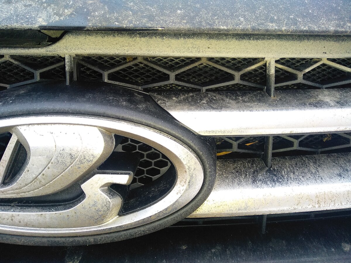 Камни на наших дорогах не редкость.