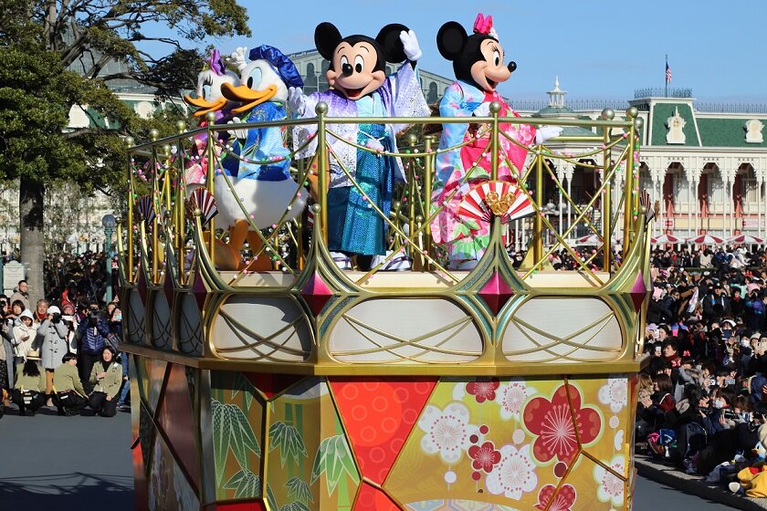 В парке развлечений Disneyland. Фото: Global Look Press