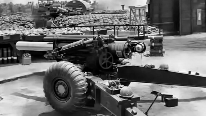 155-мм гаубица М114 на территории американской военной базы во Вьетнаме