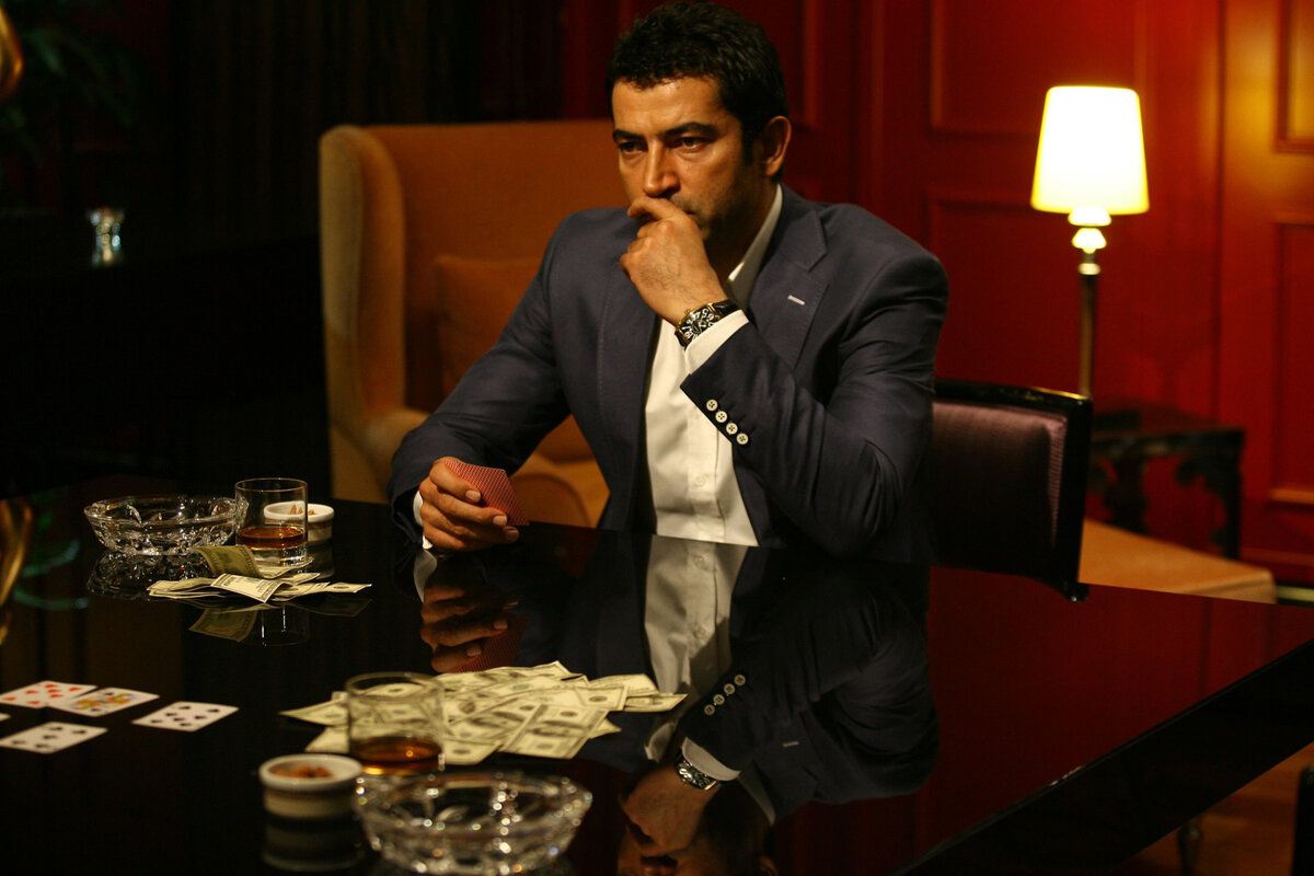 Кадр из сериала "Эзель"