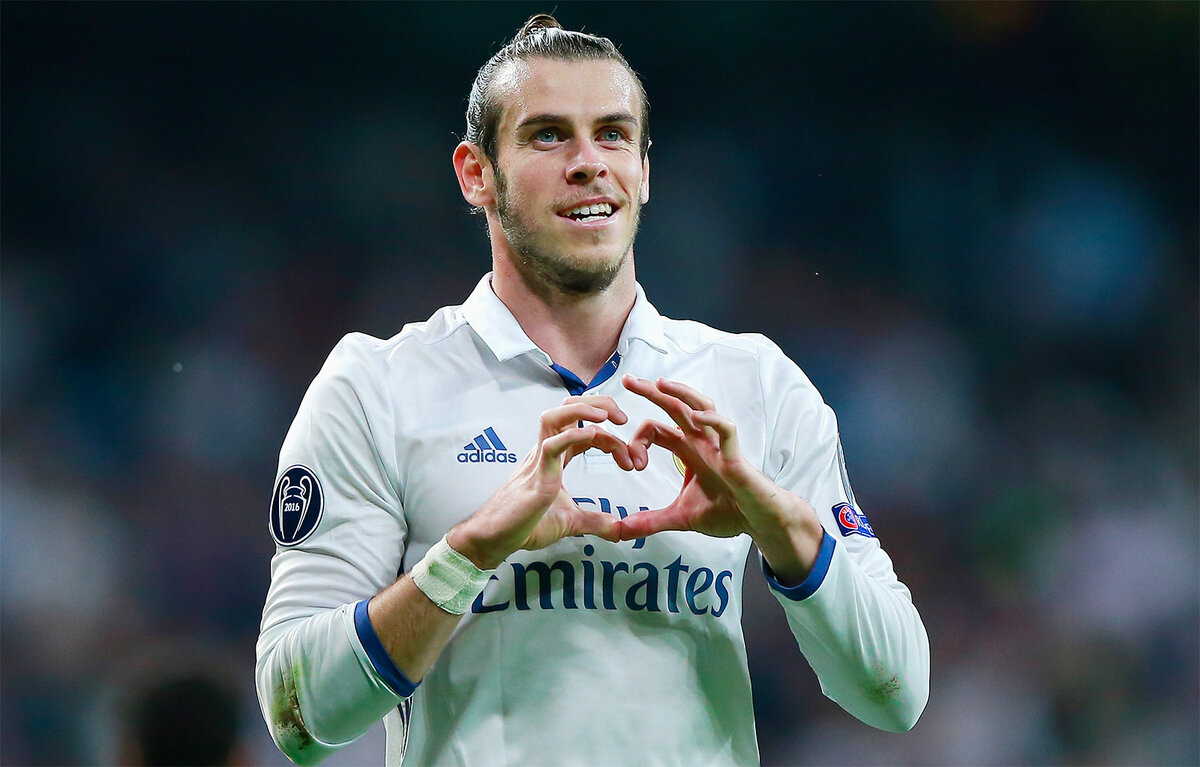 Британский футболист Гарет Бэйл, вы не поверите, через суд запатентовал свой фирменный жест — «рукотворное сердце», которое он показывает болельщикам после каждого забитого мяча. Любопытно, что другим претендентом на символ был певец Джастин Бибер